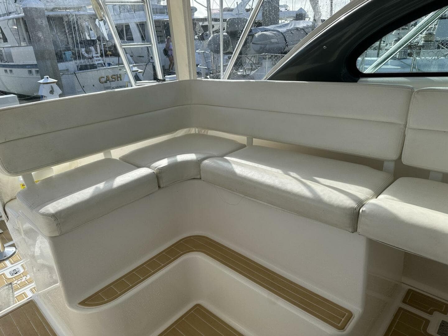 2004 Pursuit 3800 Express — photo 8