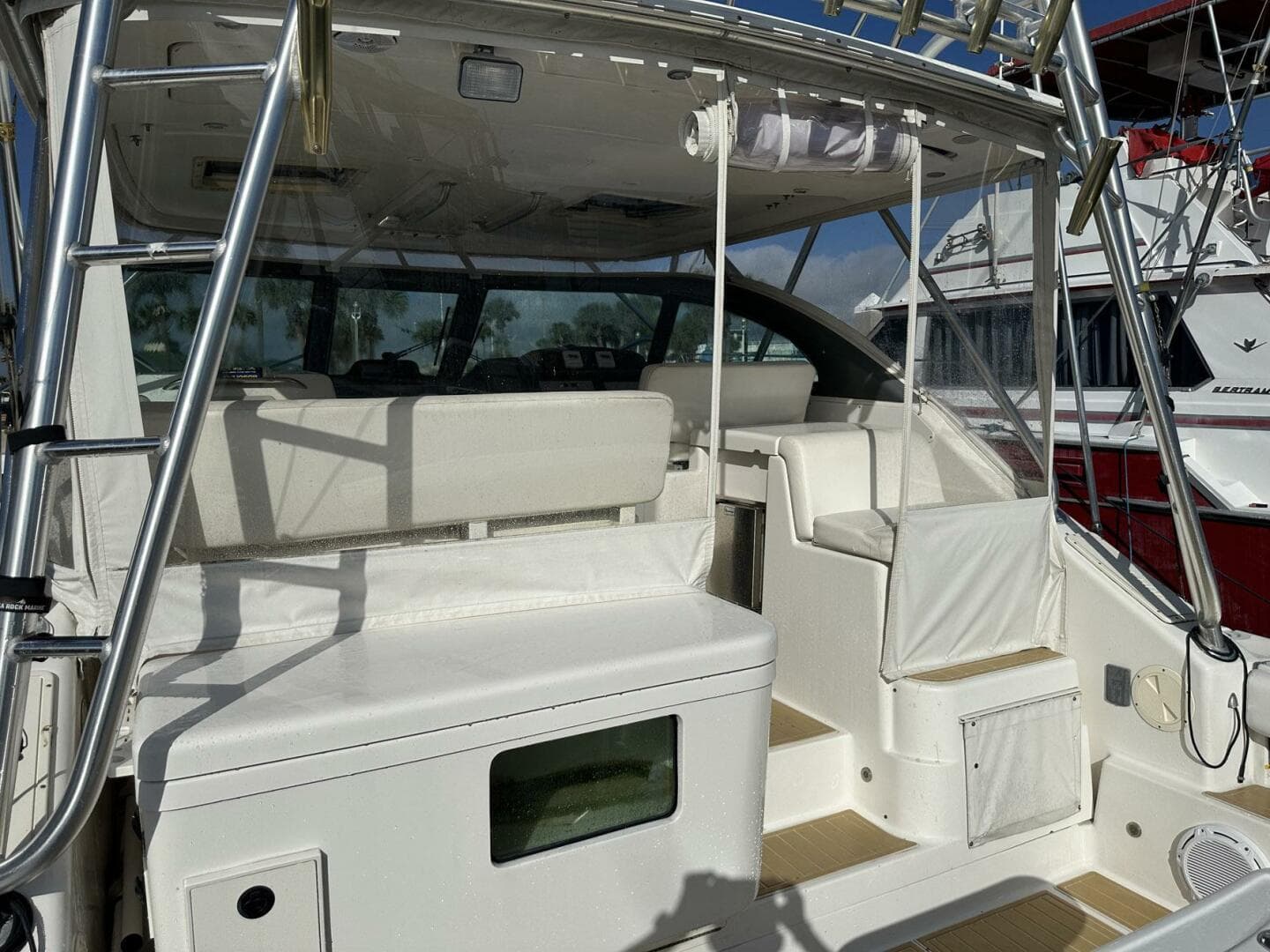 2004 Pursuit 3800 Express — photo 16