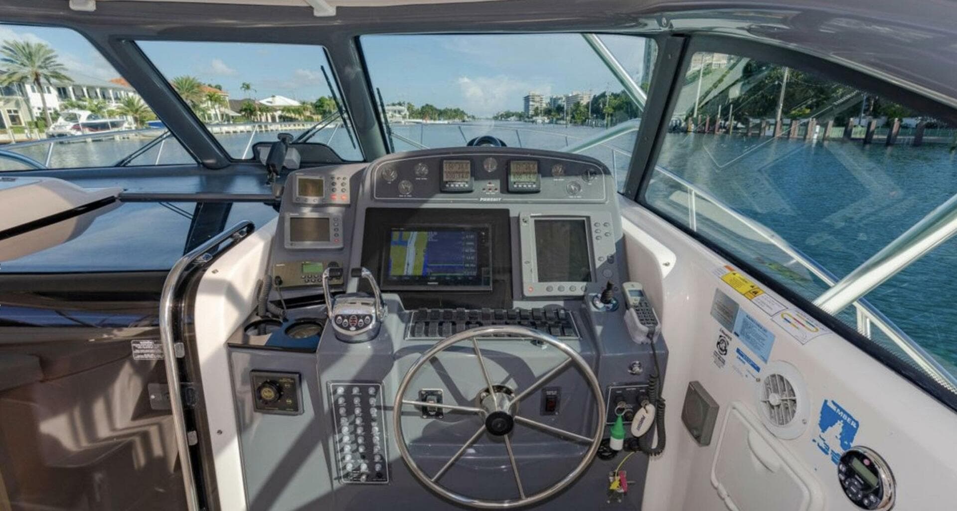 2004 Pursuit 3800 Express — photo 12