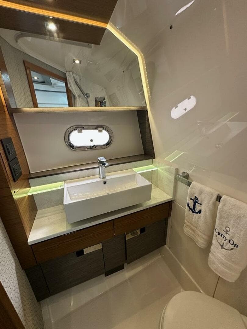 2021 Tiara Sport 43 LS — photo 35