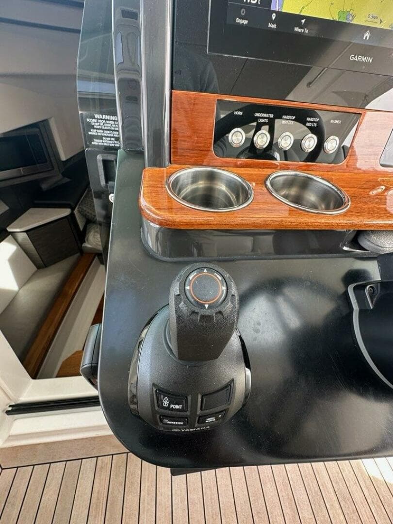 2021 Tiara Sport 43 LS — photo 23