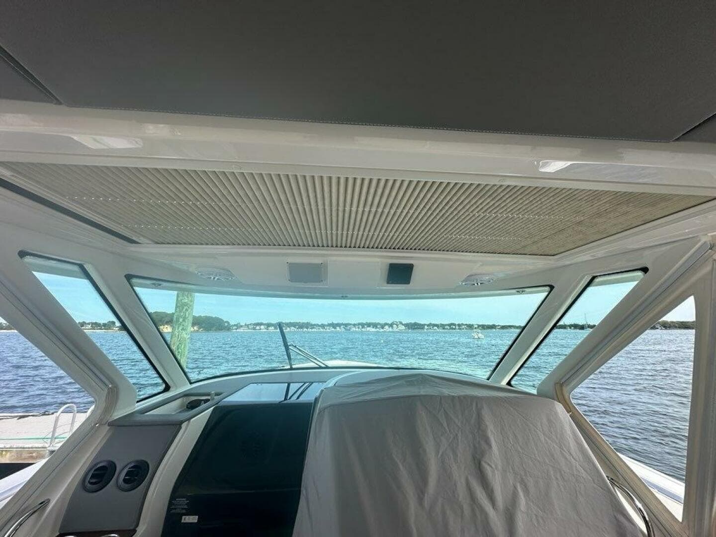 2021 Tiara Sport 43 LS — photo 19