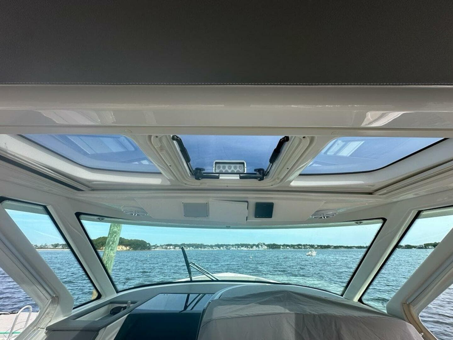 2021 Tiara Sport 43 LS — photo 20