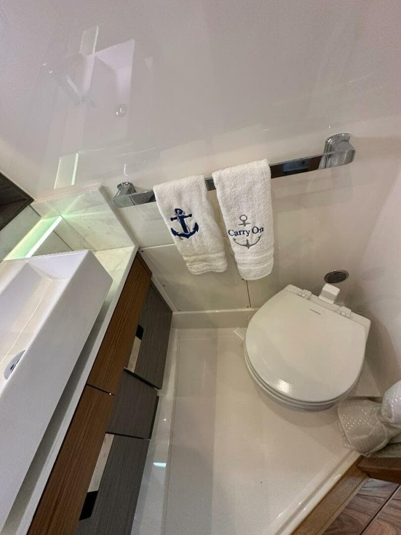 2021 Tiara Sport 43 LS — photo 34