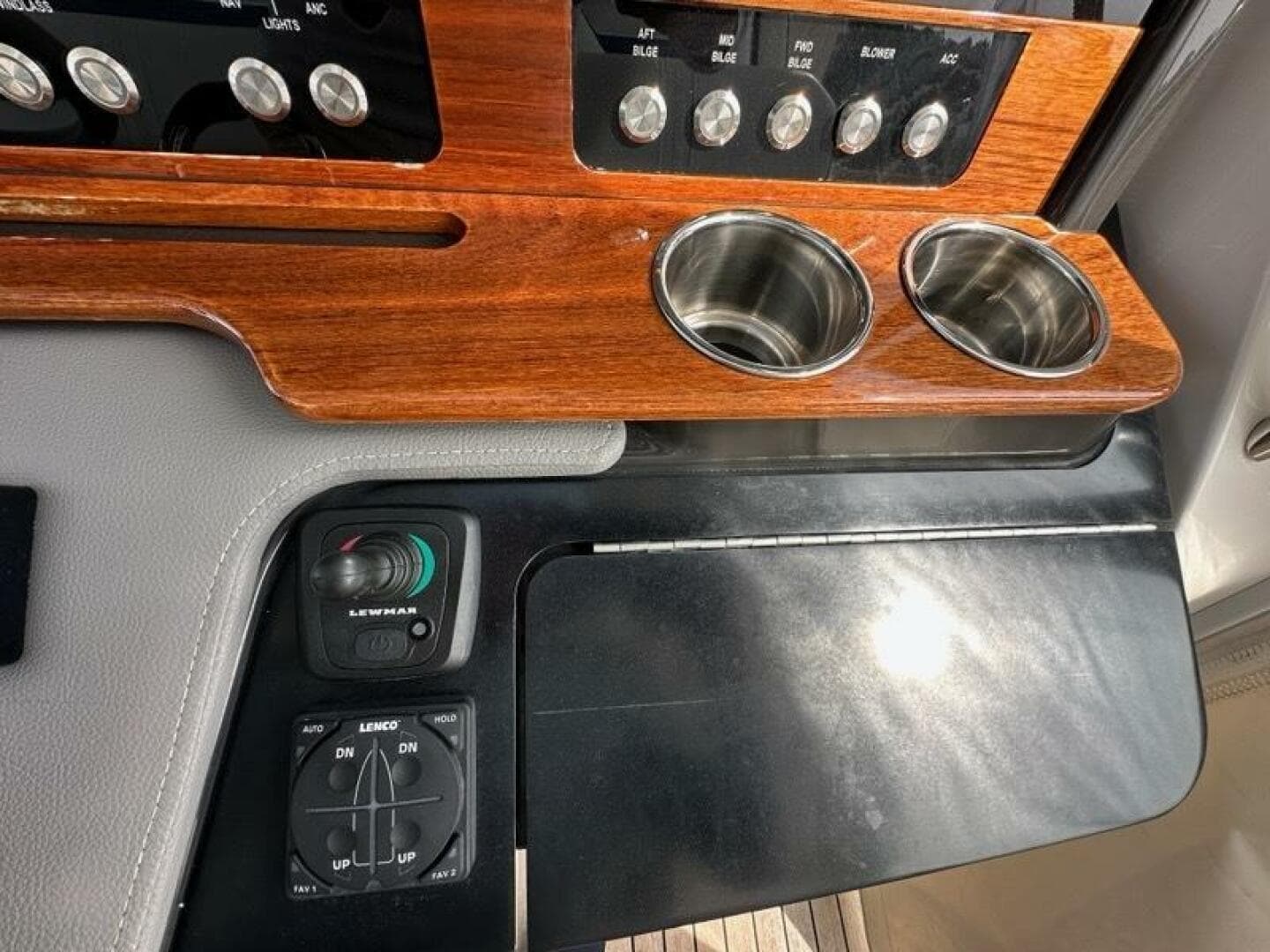 2021 Tiara Sport 43 LS — photo 25