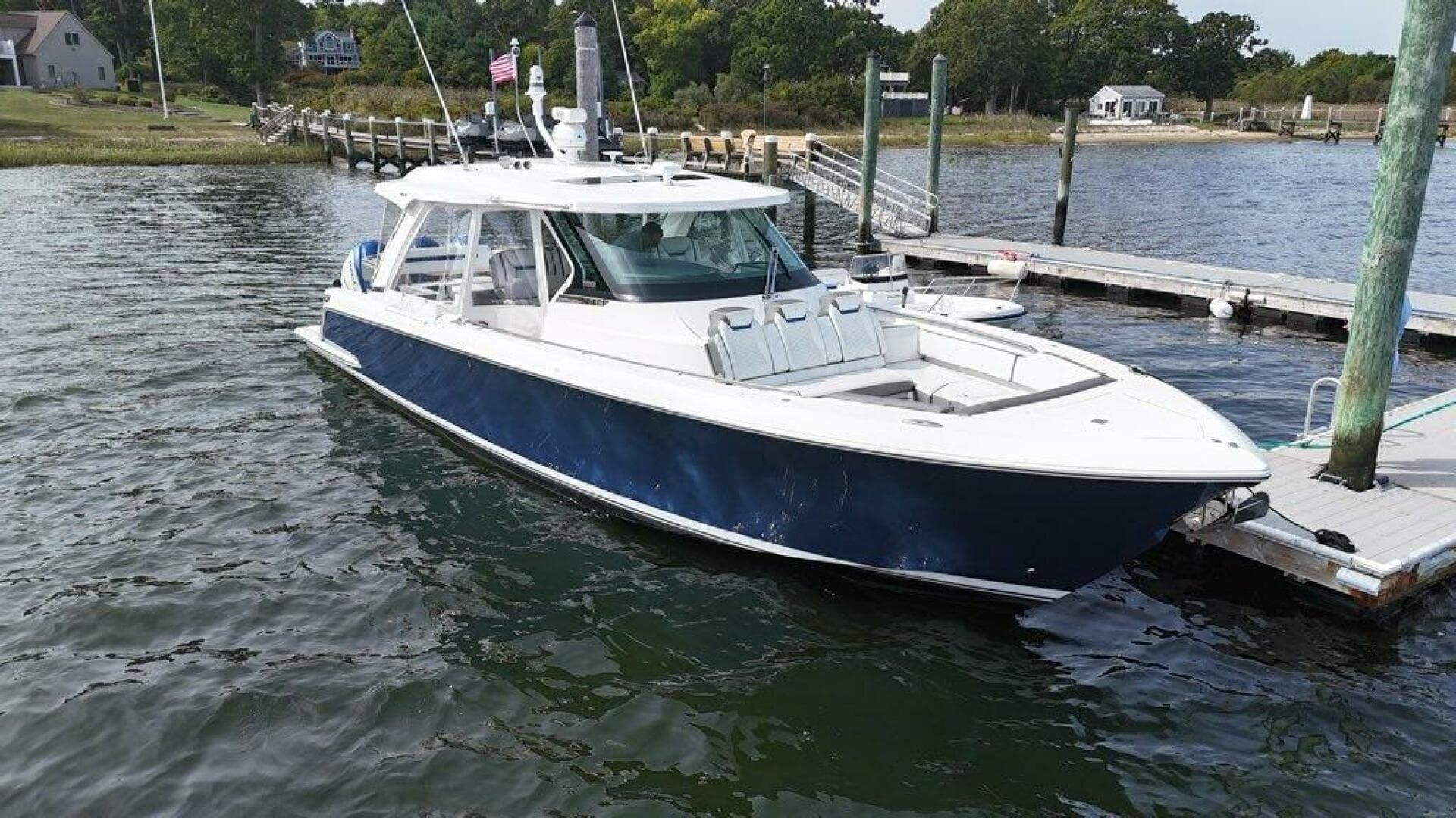 2021 Tiara Sport 43 LS — photo 2