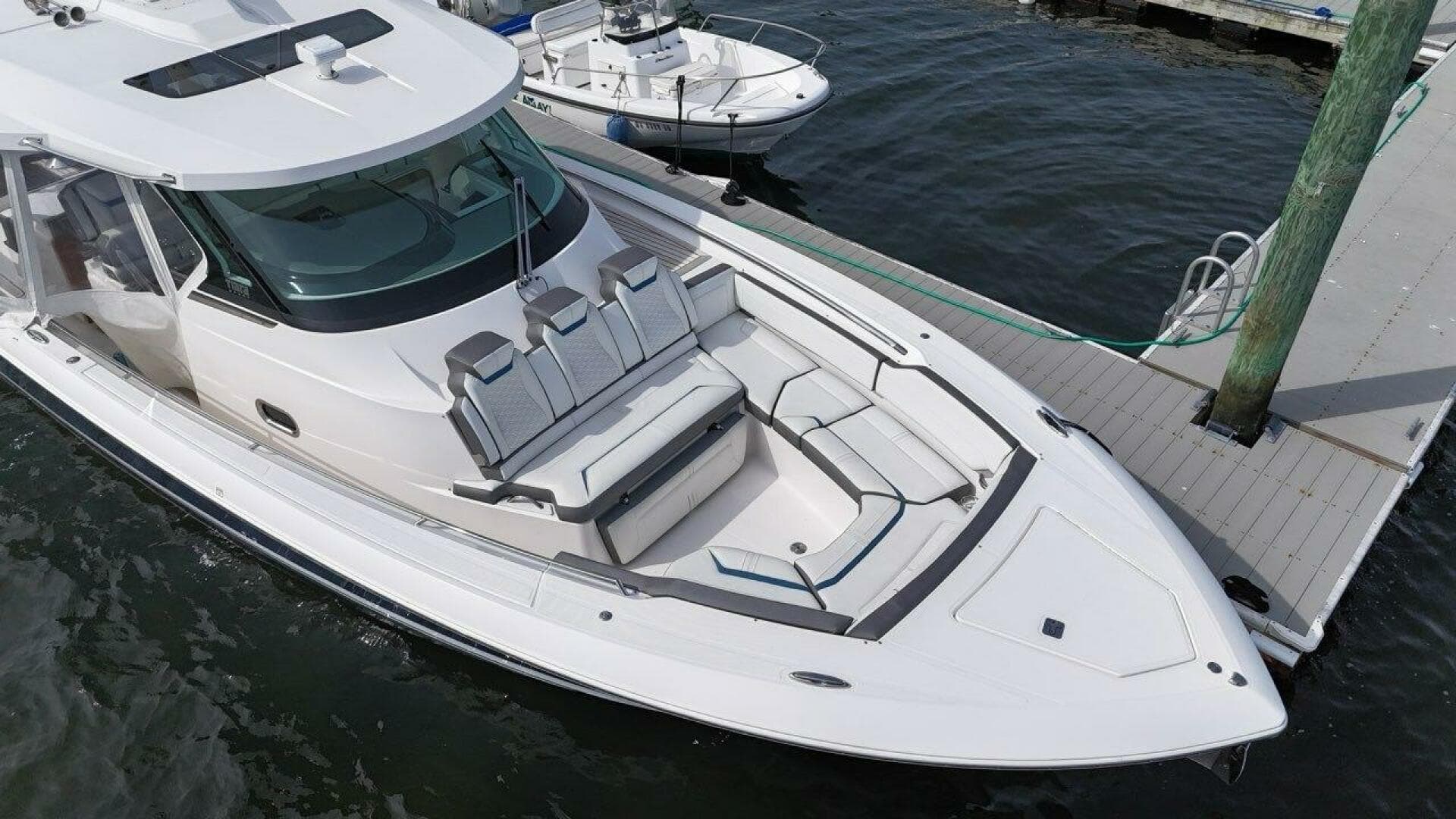 2021 Tiara Sport 43 LS — photo 14