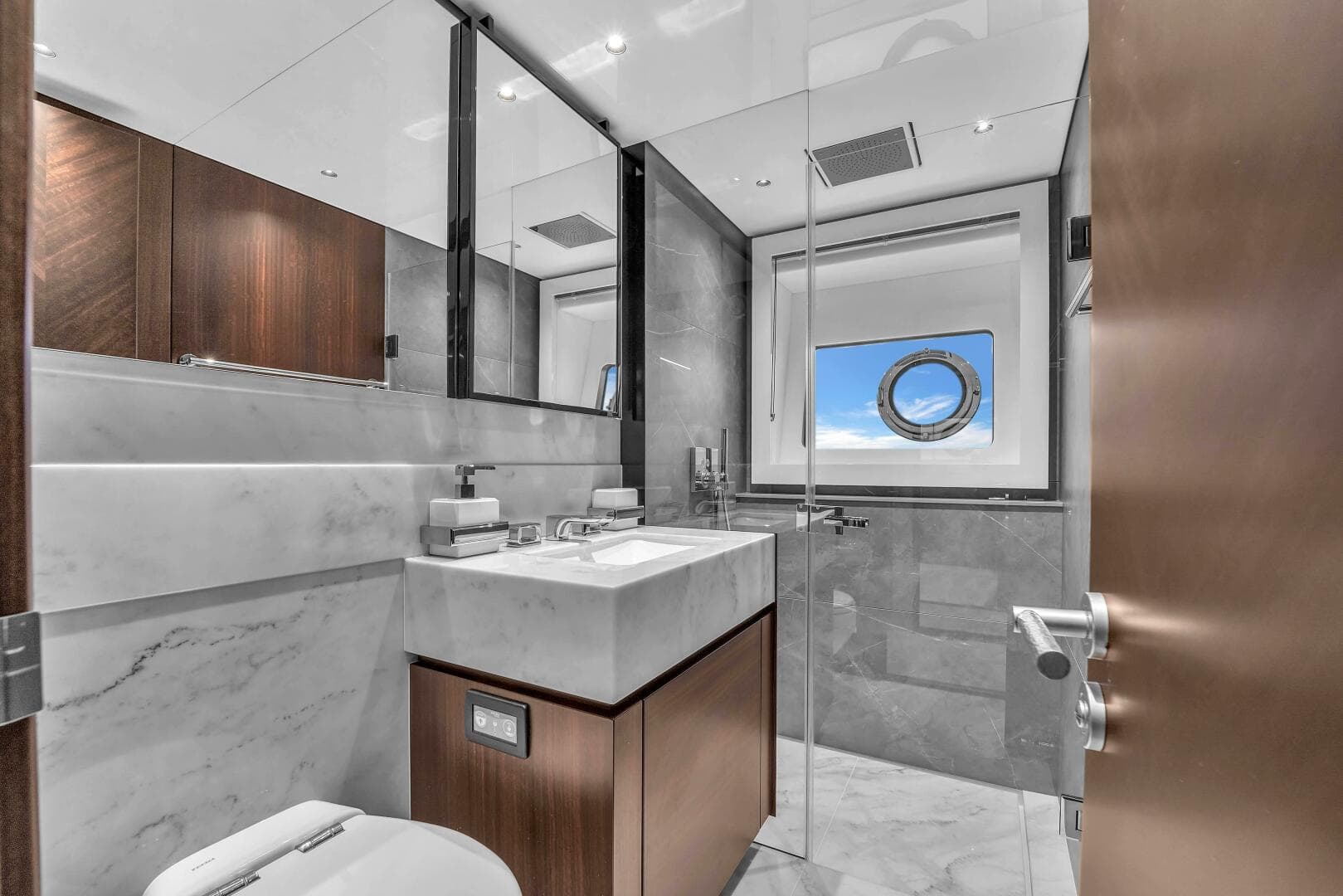 2024 Sunseeker Ocean 90 Enclosed / Ocean 182 — photo 19