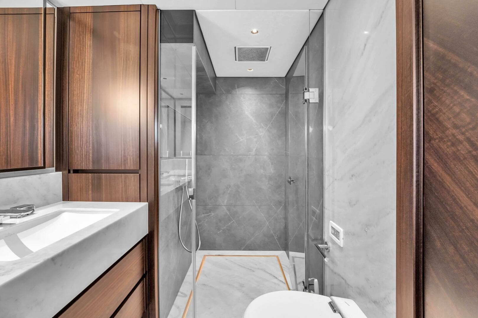 2024 Sunseeker Ocean 90 Enclosed / Ocean 182 — photo 14