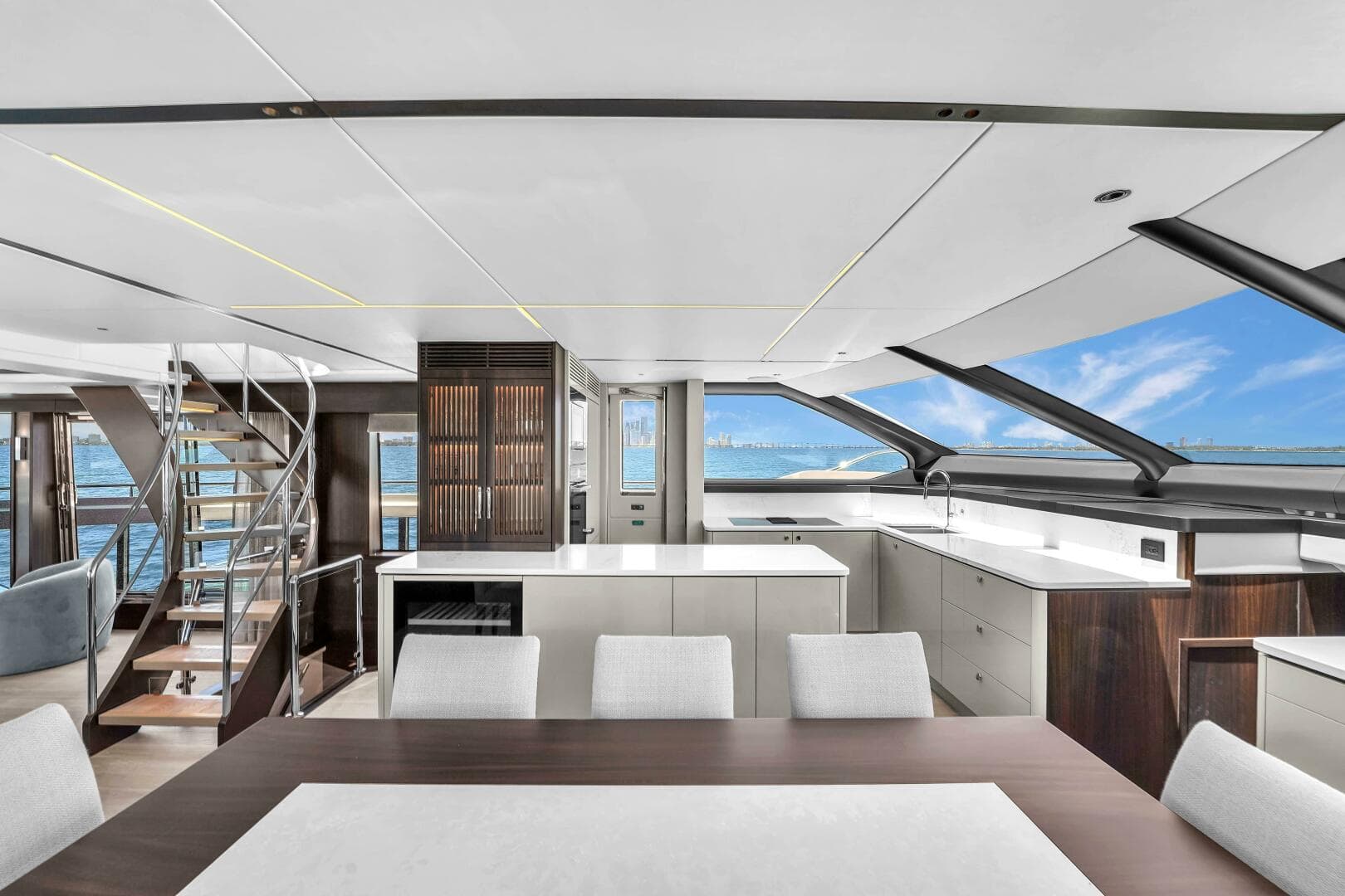 2024 Sunseeker Ocean 90 Enclosed / Ocean 182 — photo 8