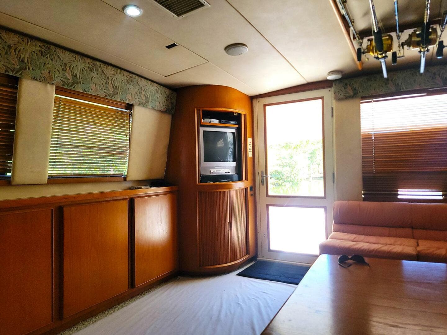 1989 Bertram 50 Convertible — photo 10