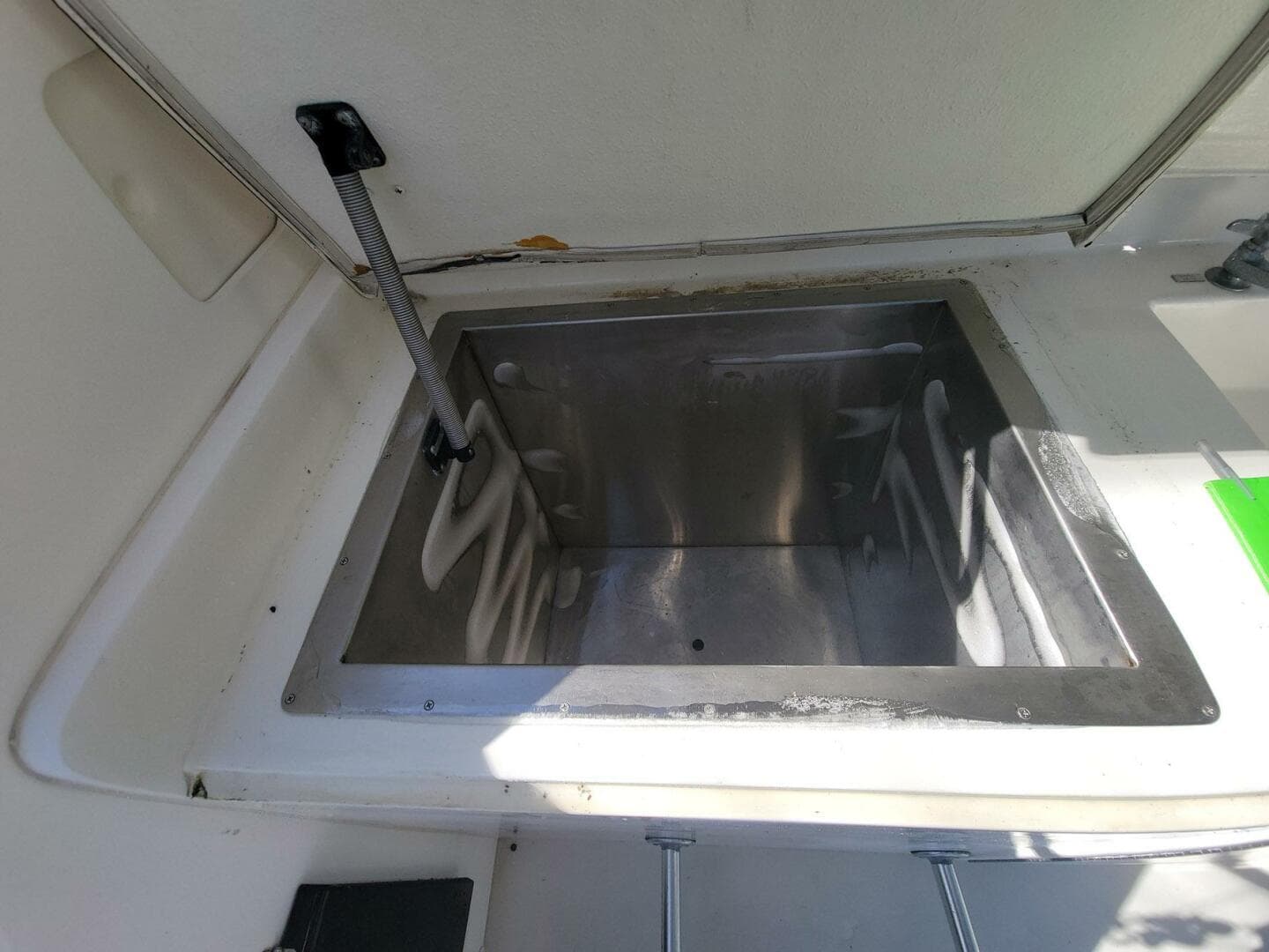 1989 Bertram 50 Convertible — photo 34