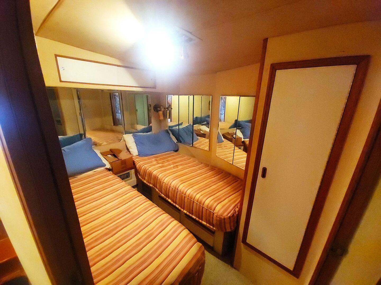 1989 Bertram 50 Convertible — photo 19