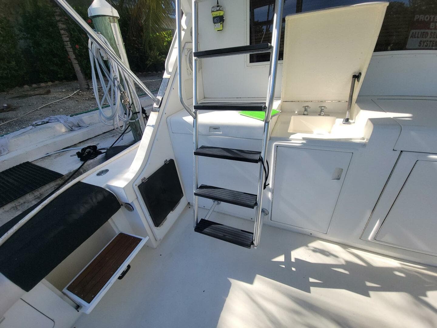 1989 Bertram 50 Convertible — photo 30