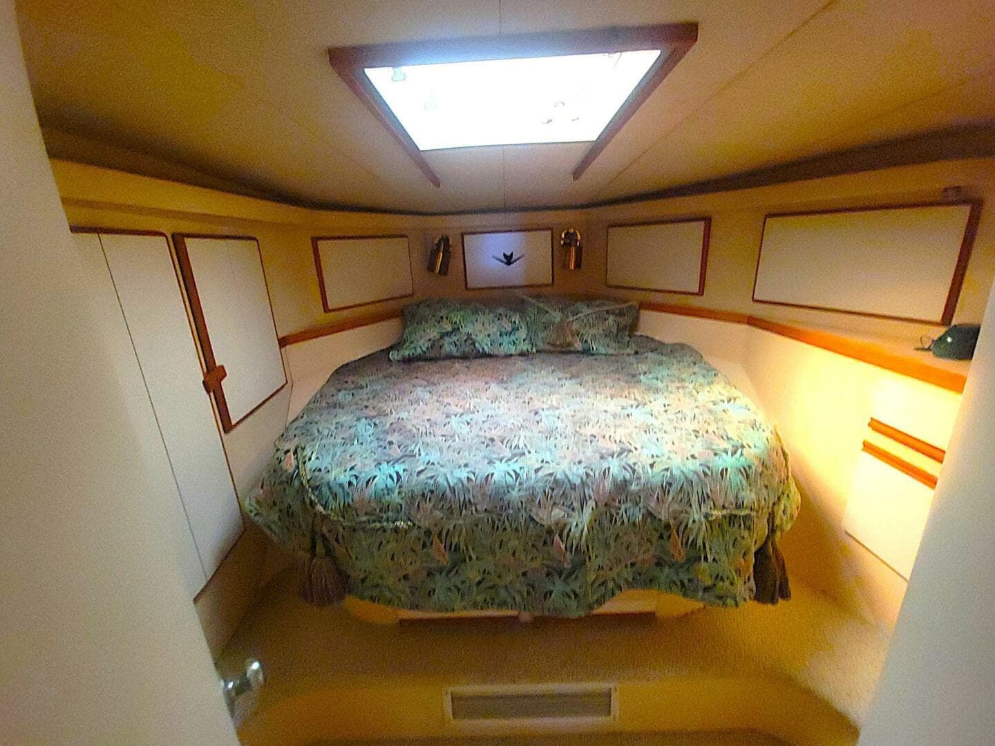 1989 Bertram 50 Convertible — photo 23