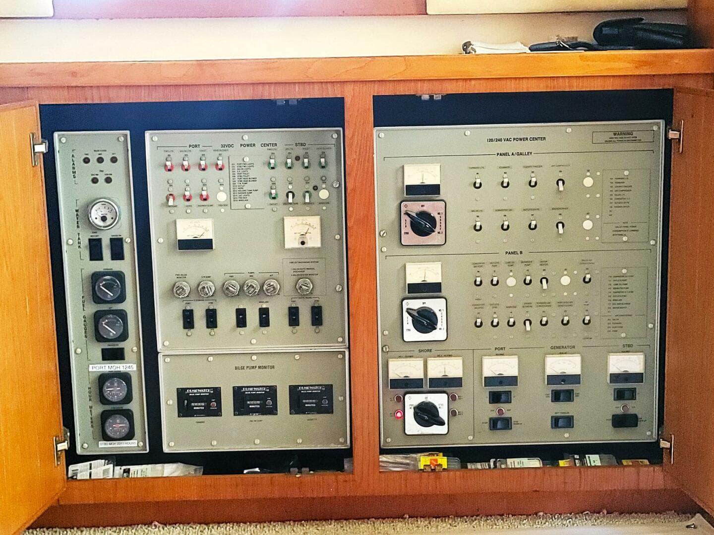 1989 Bertram 50 Convertible — photo 13