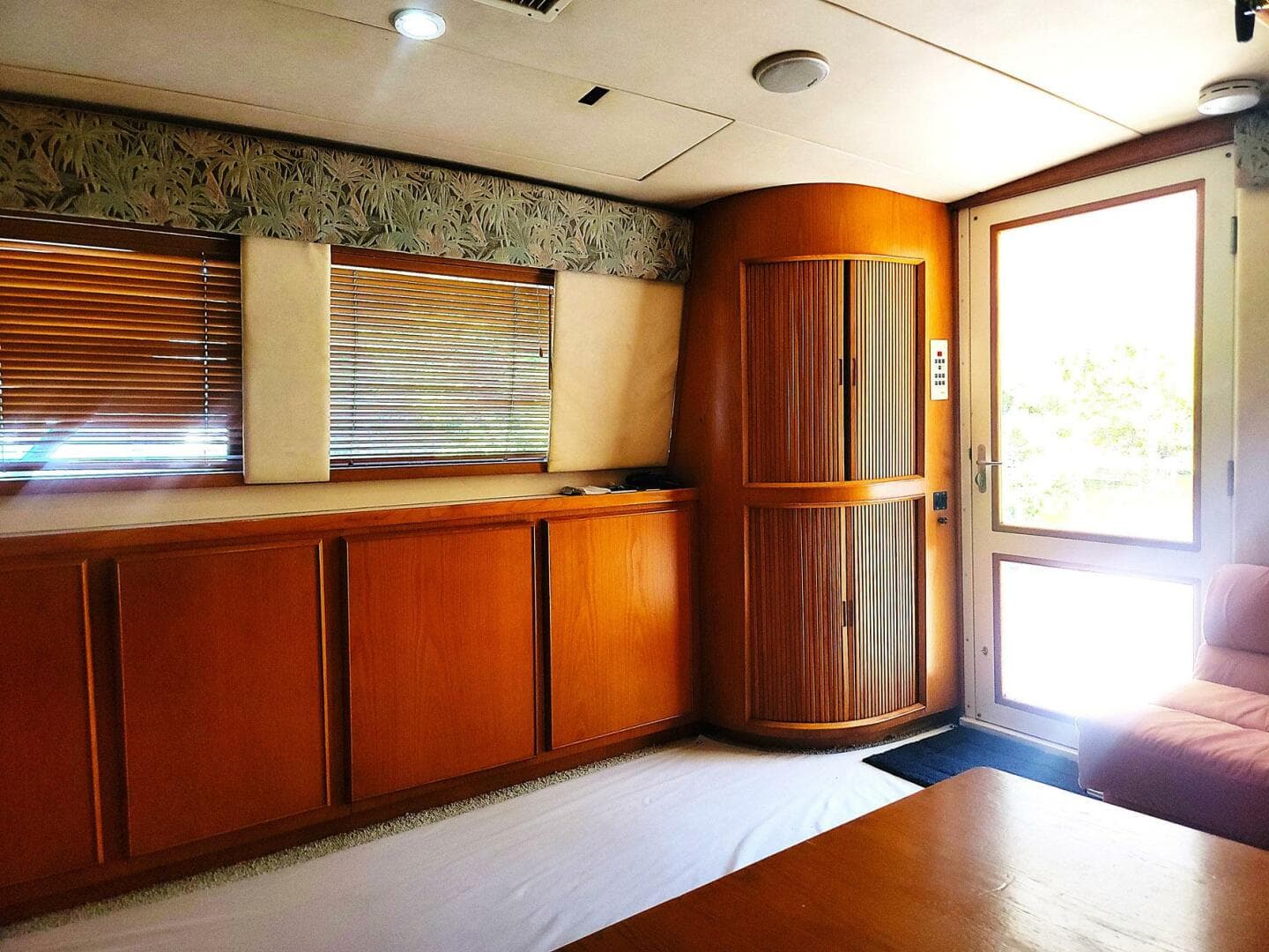 1989 Bertram 50 Convertible — photo 9