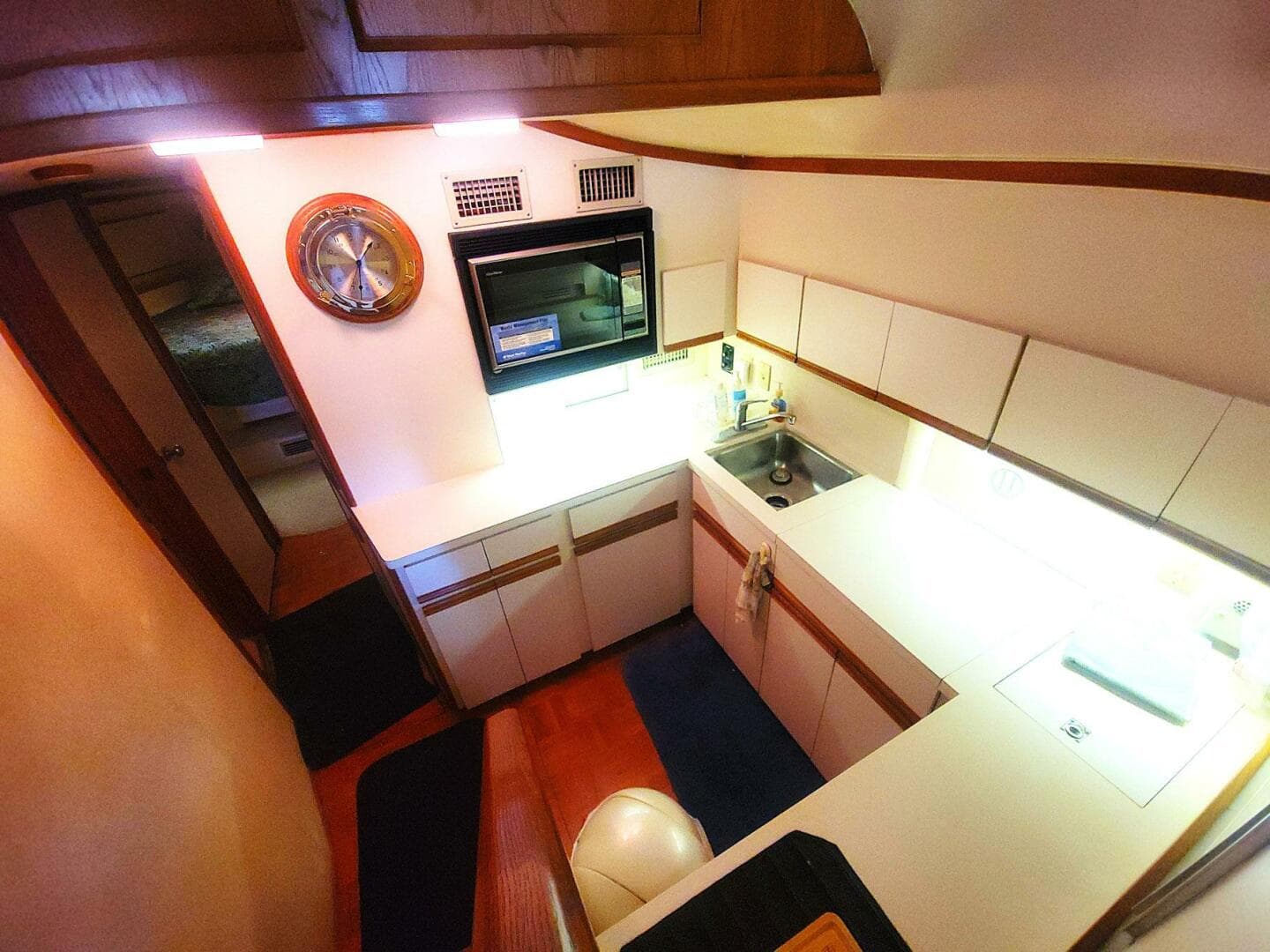 1989 Bertram 50 Convertible — photo 14