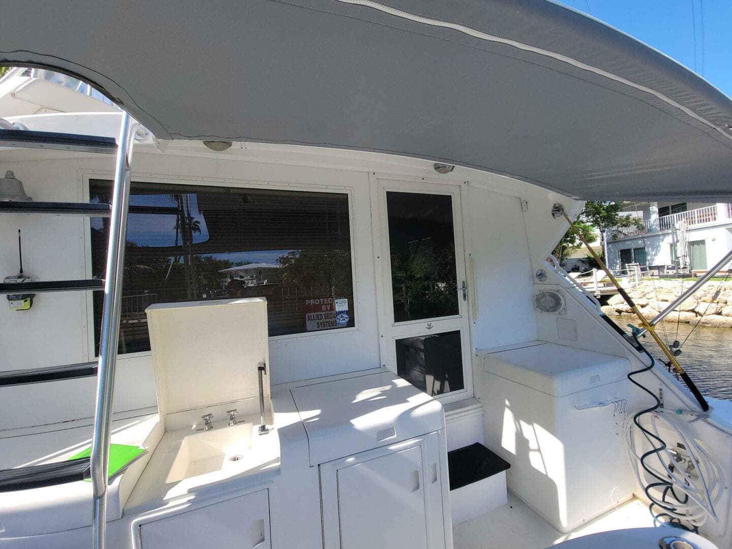 1989 Bertram 50 Convertible — photo 32