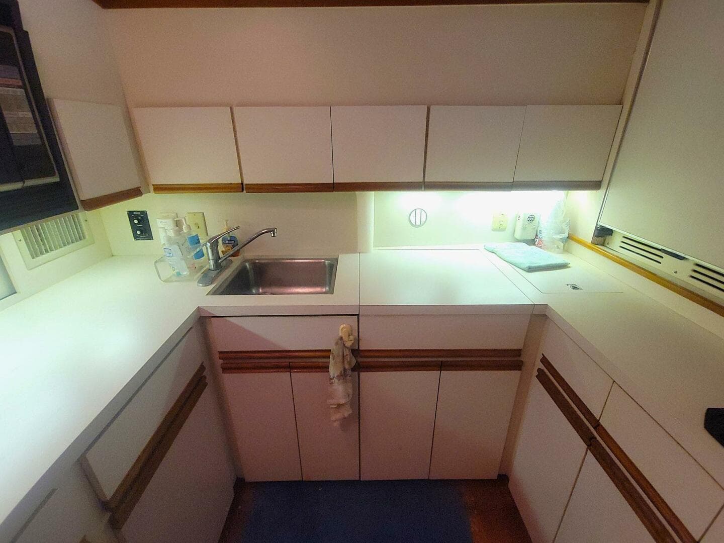 1989 Bertram 50 Convertible — photo 16