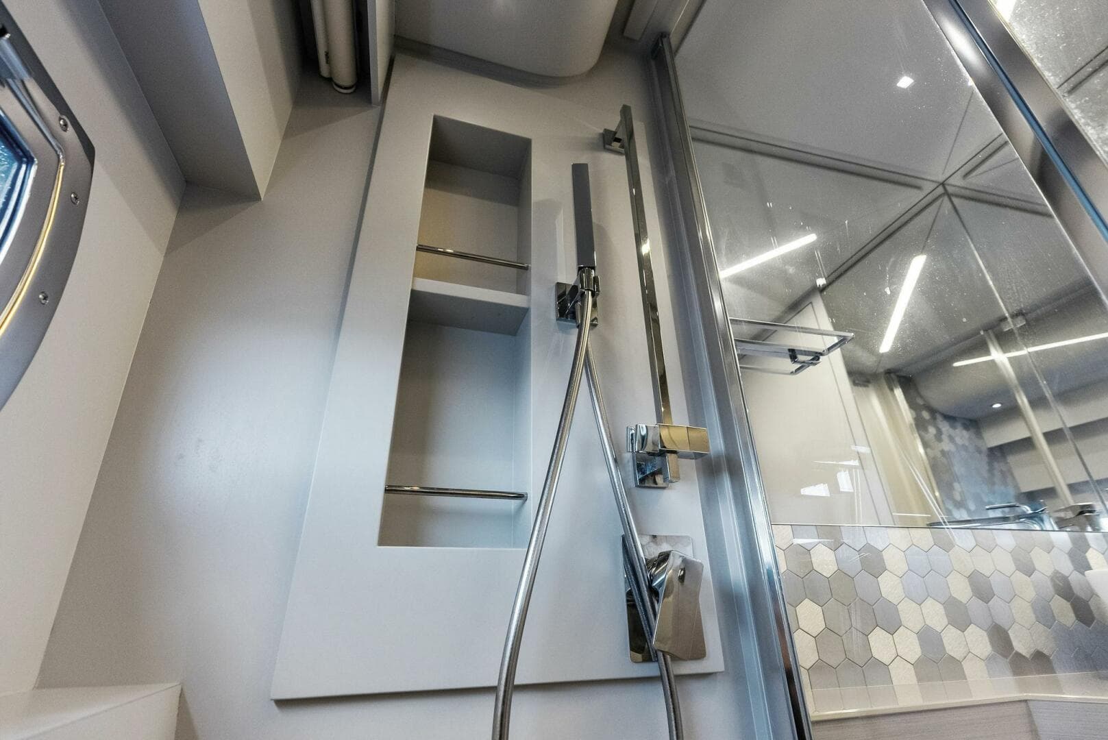 2024 Pershing 7X — photo 80