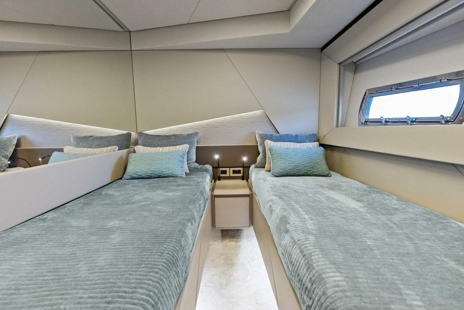 2024 Pershing 7X — photo 77