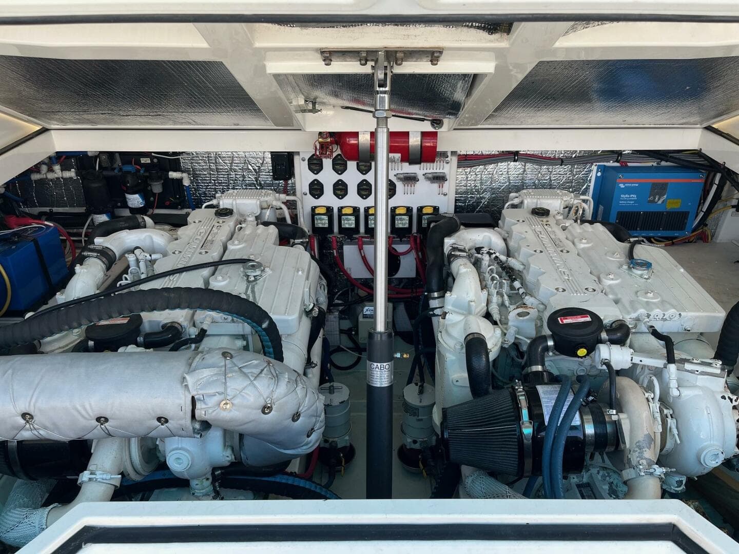 2000 Cabo 31 Express — photo 33