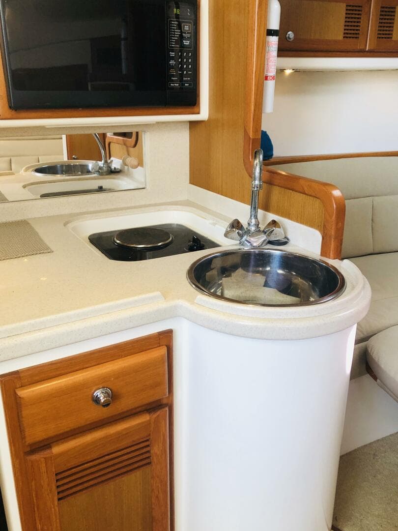 2000 Cabo 31 Express — photo 31