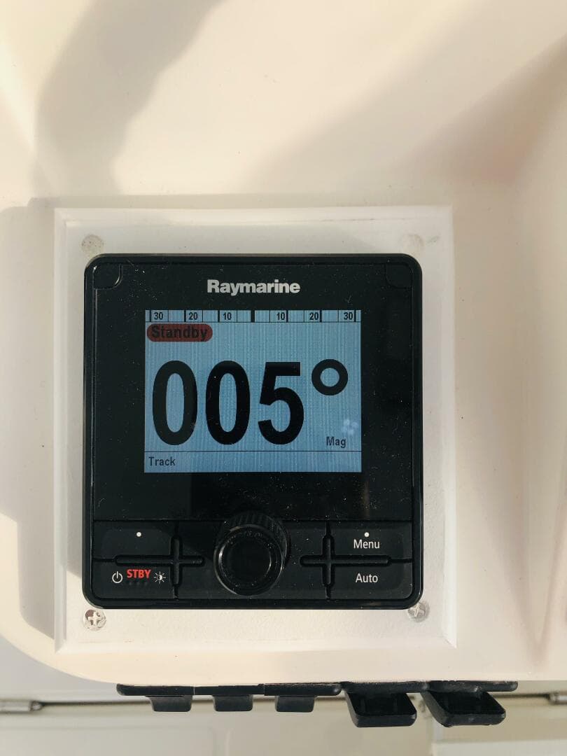 2000 Cabo 31 Express — photo 20