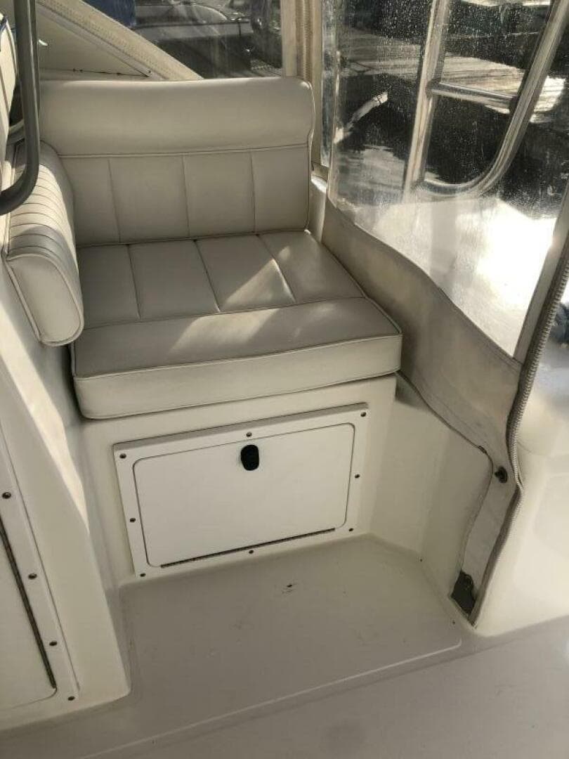 2000 Cabo 31 Express — photo 14
