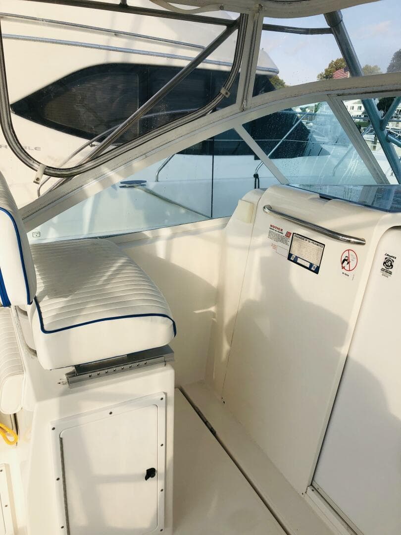 2000 Cabo 31 Express — photo 13