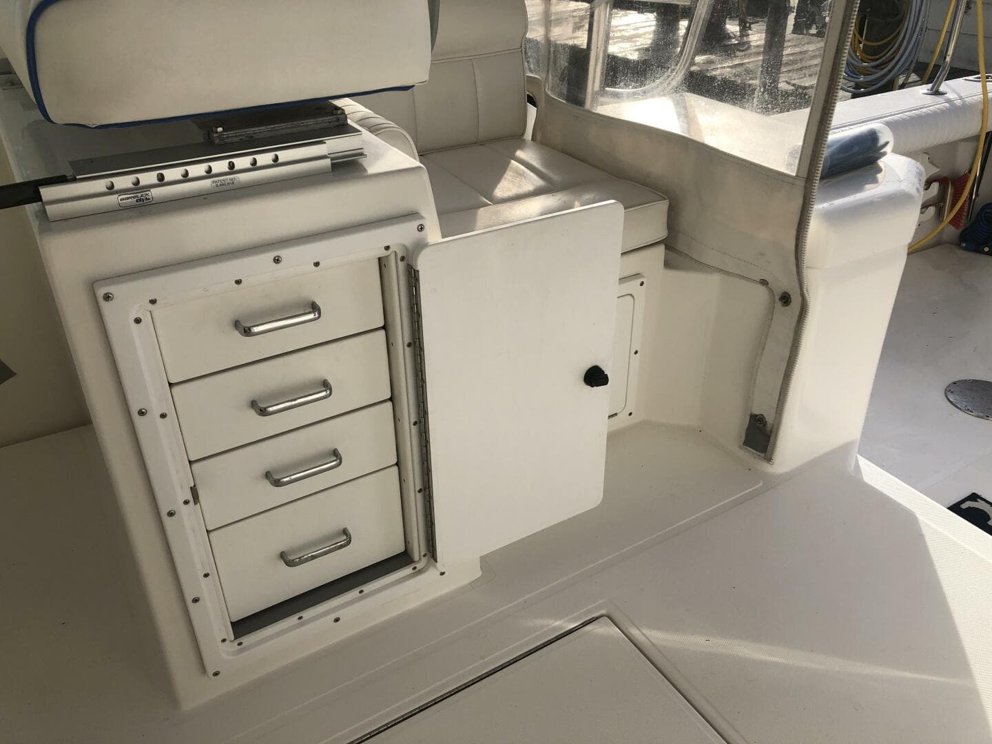 2000 Cabo 31 Express — photo 15