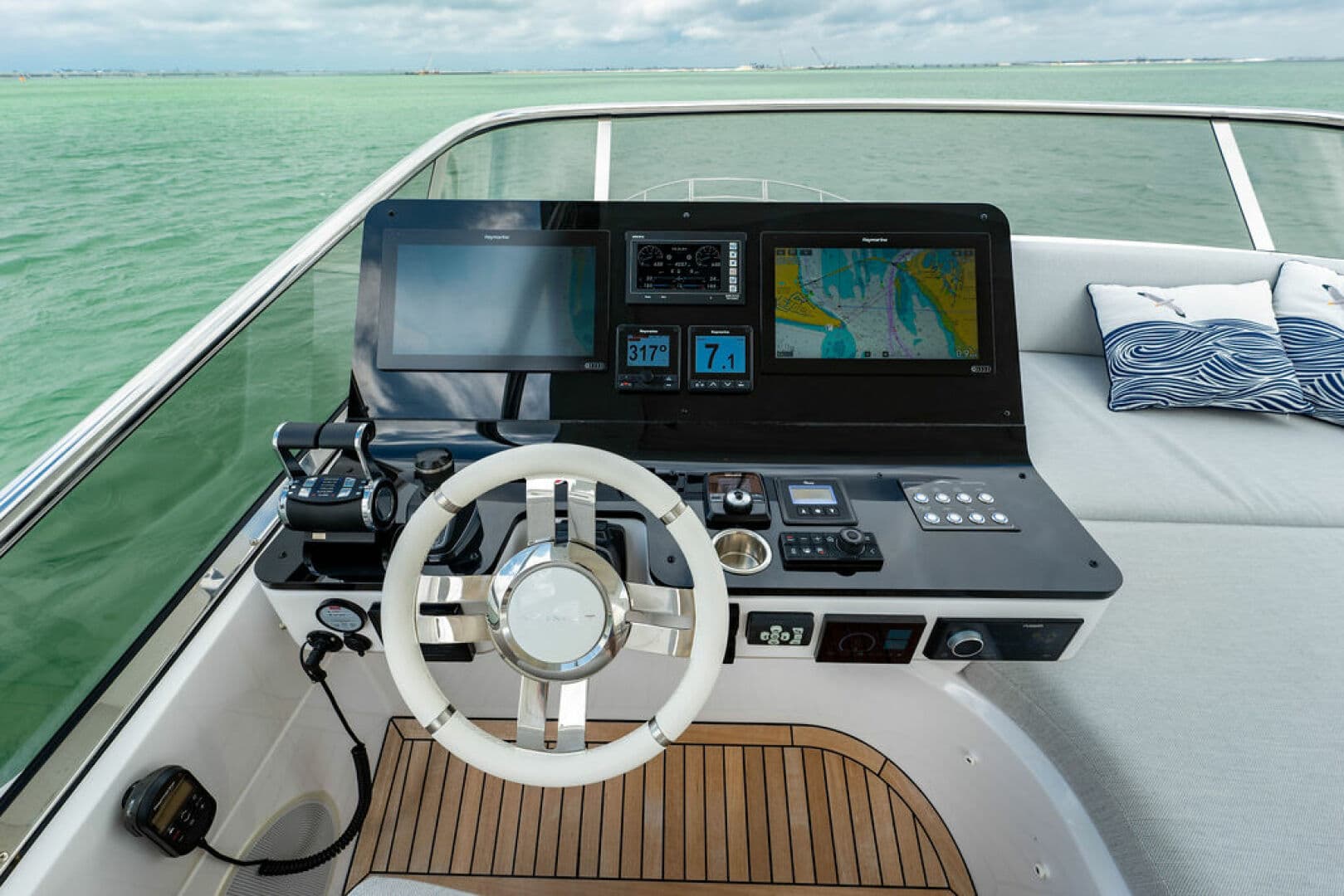 2022 Azimut 55 Flybridge — photo 12