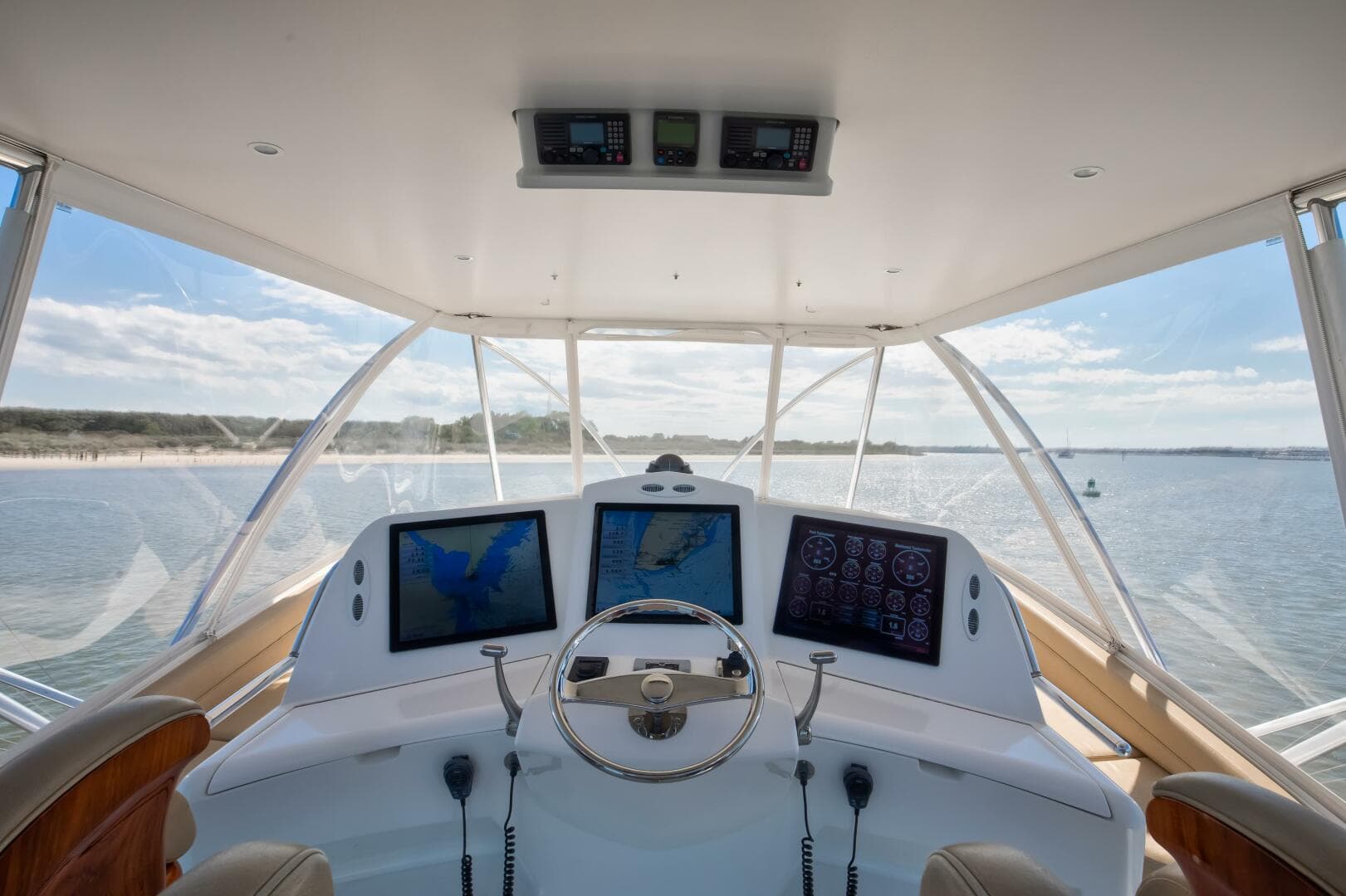 2015 Ocean Yachts 64 Convertible — photo 25