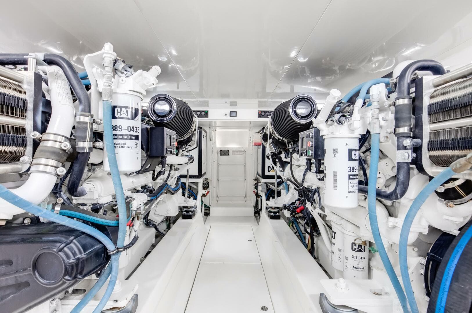 2015 Ocean Yachts 64 Convertible — photo 27