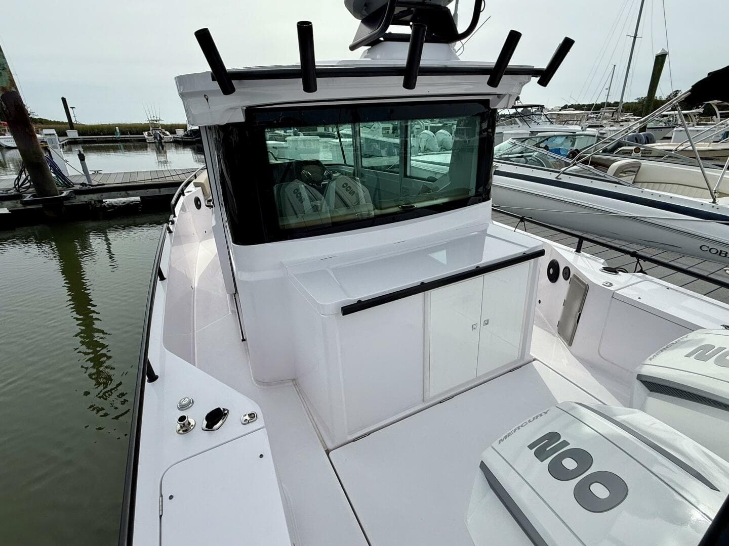 2022 Axopar Cabin — photo 15