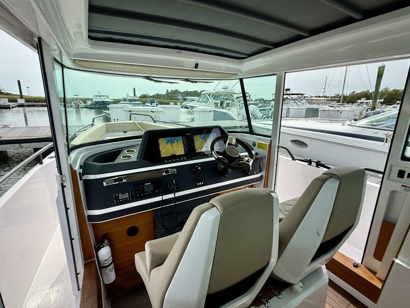 2022 Axopar Cabin — photo 23