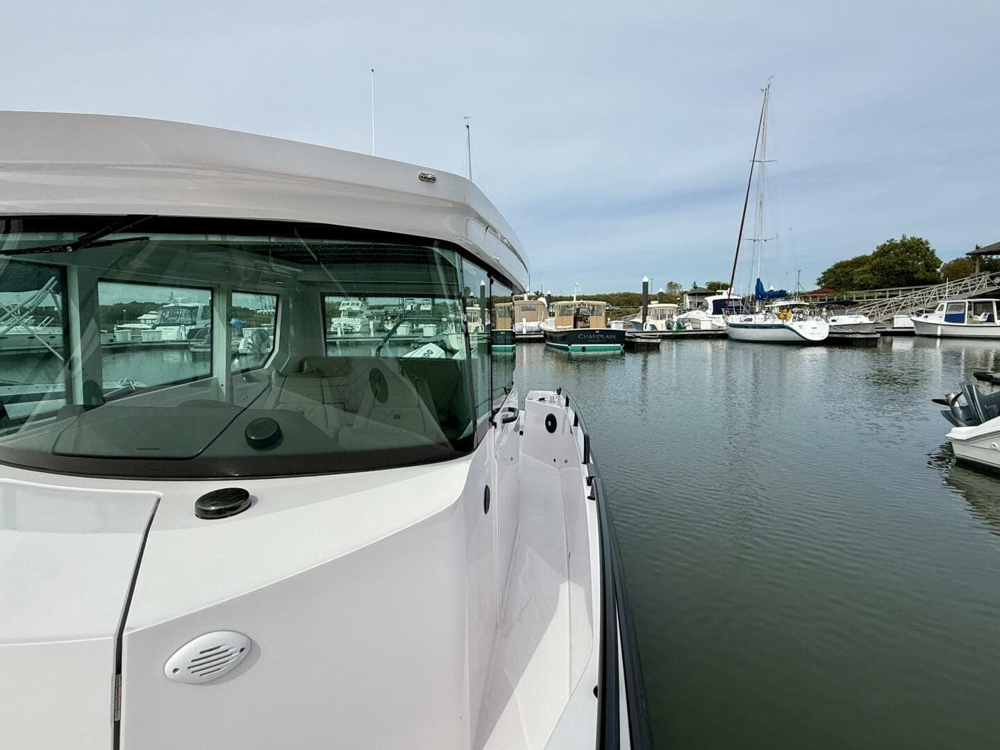 2022 Axopar Cabin — photo 7