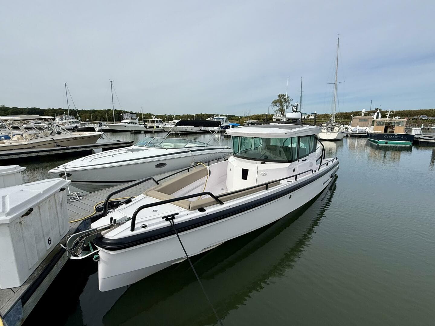 2022 Axopar Cabin — photo 3