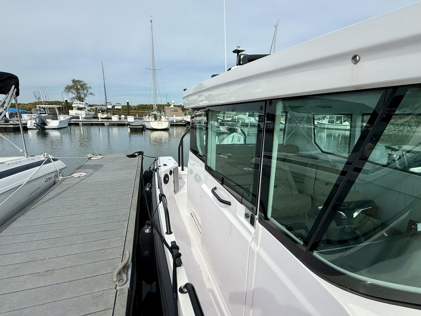 2022 Axopar Cabin — photo 12