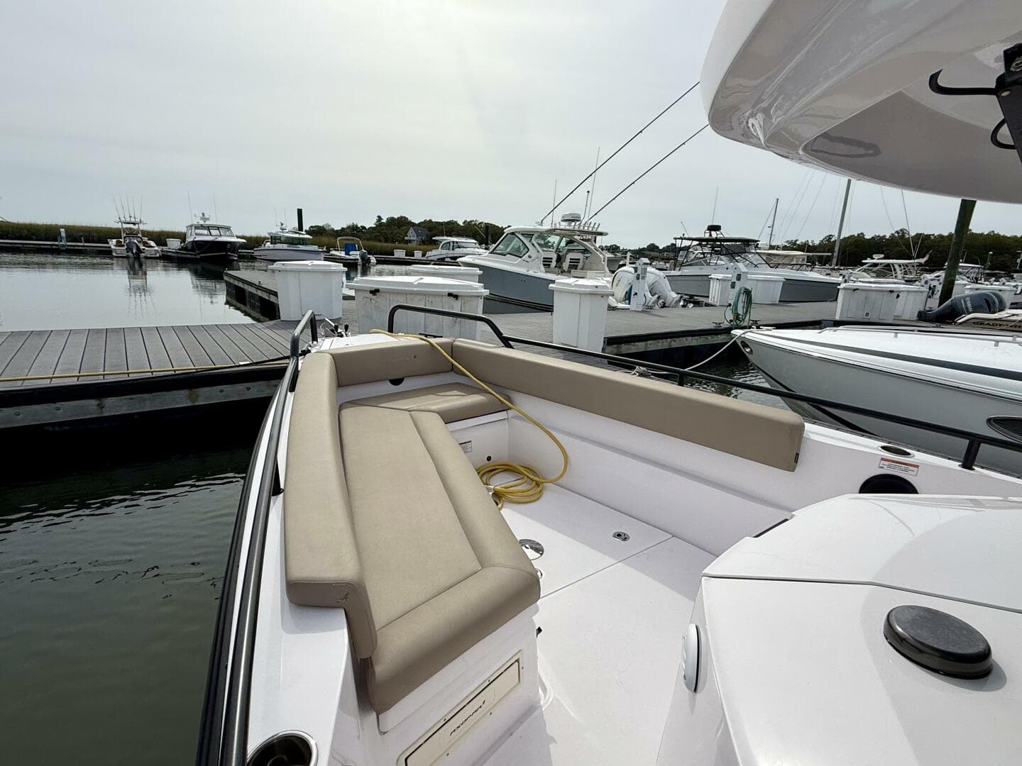 2022 Axopar Cabin — photo 10