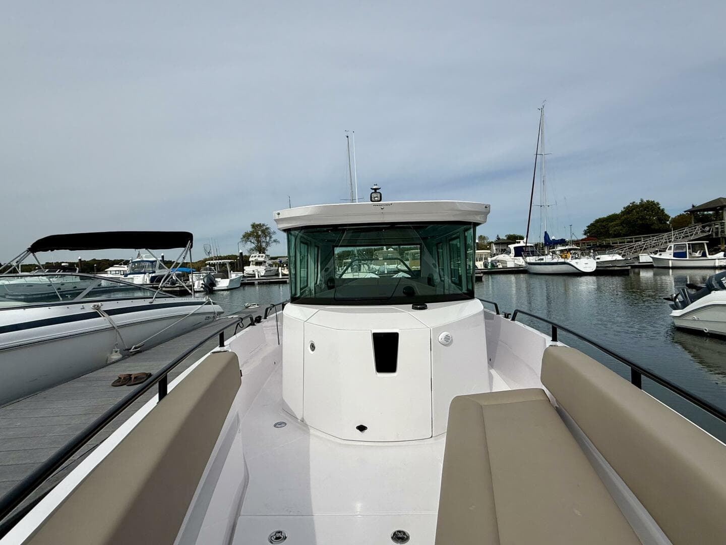 2022 Axopar Cabin — photo 5