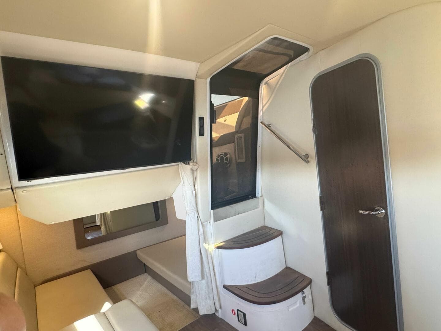 2016 Regal 35 Sport Coupe — photo 15