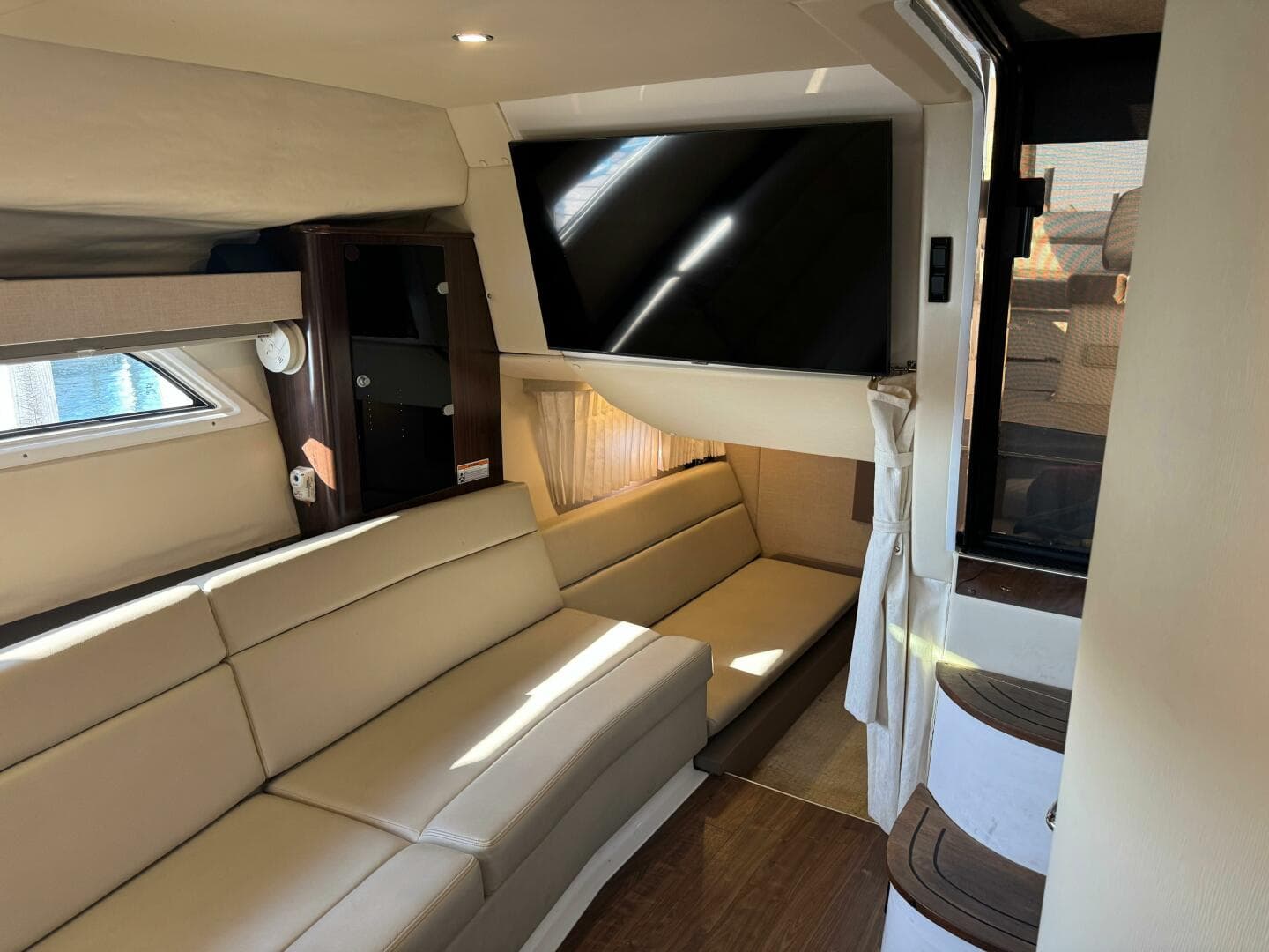 2016 Regal 35 Sport Coupe — photo 13