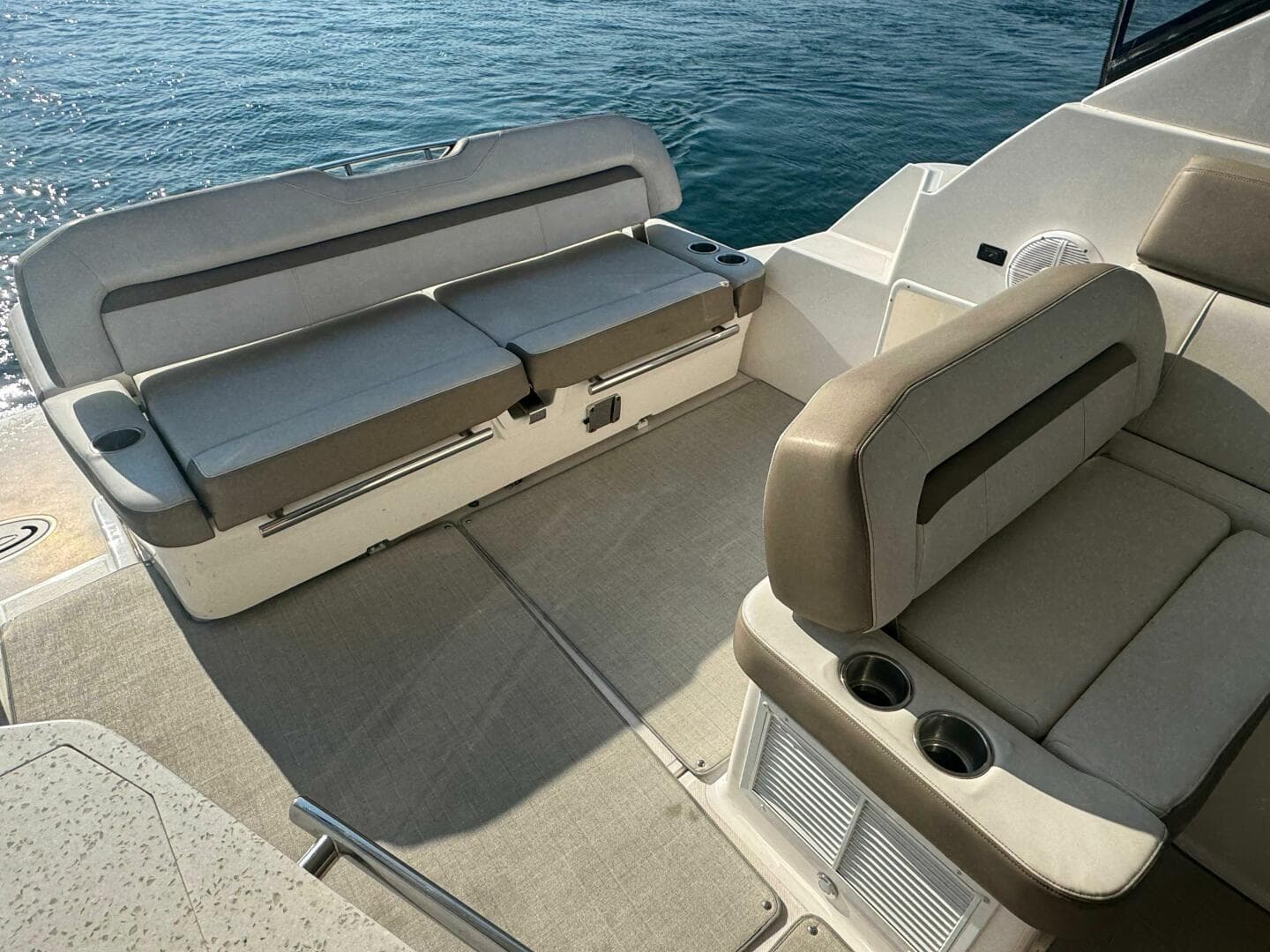 2016 Regal 35 Sport Coupe — photo 17