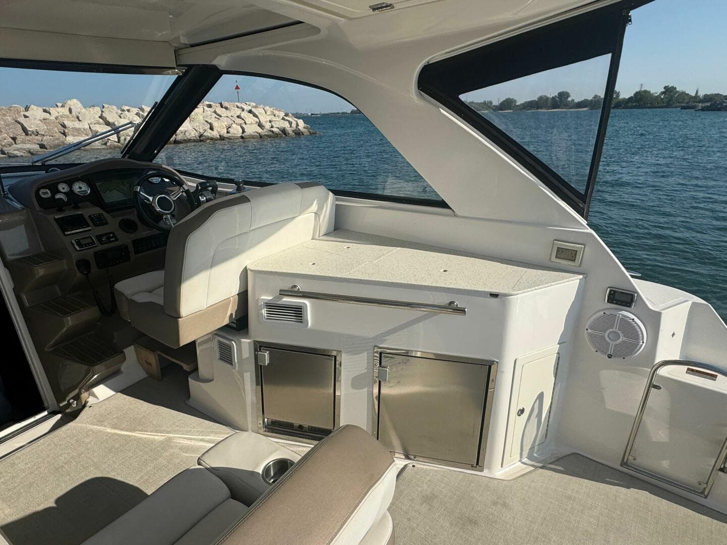 2016 Regal 35 Sport Coupe — photo 18