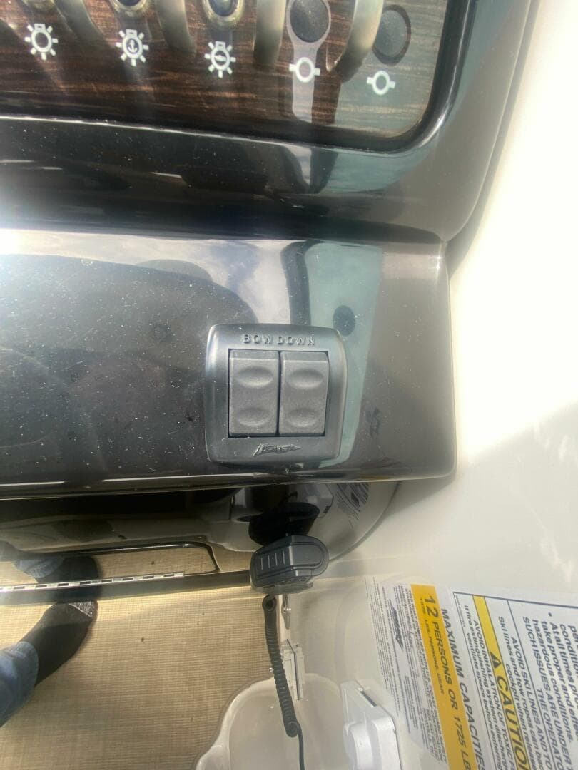 2018 Sea Ray 260 Sundancer — photo 25