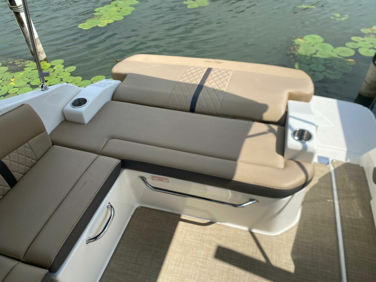 2018 Sea Ray 260 Sundancer — photo 9