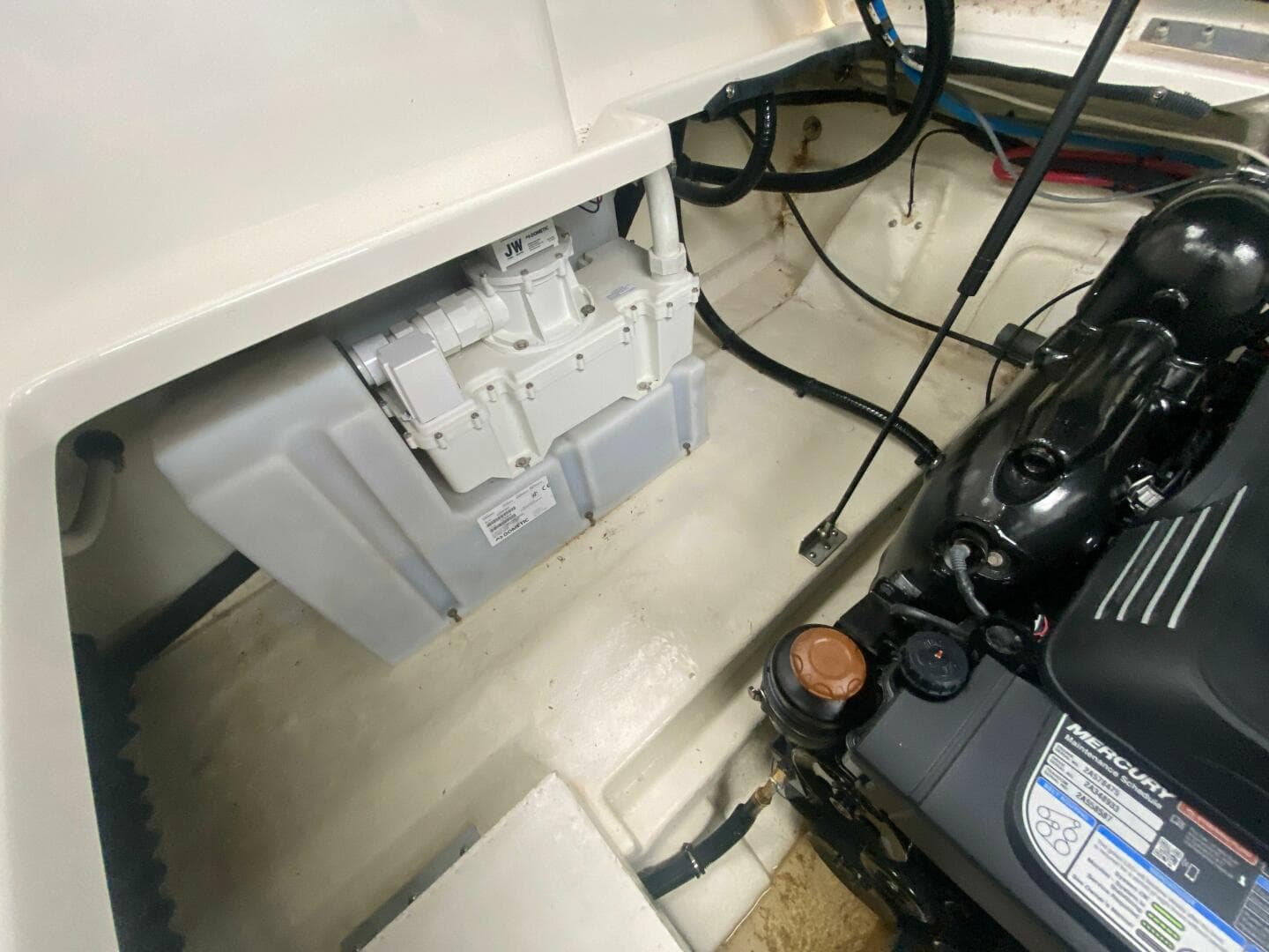 2018 Sea Ray 260 Sundancer — photo 19