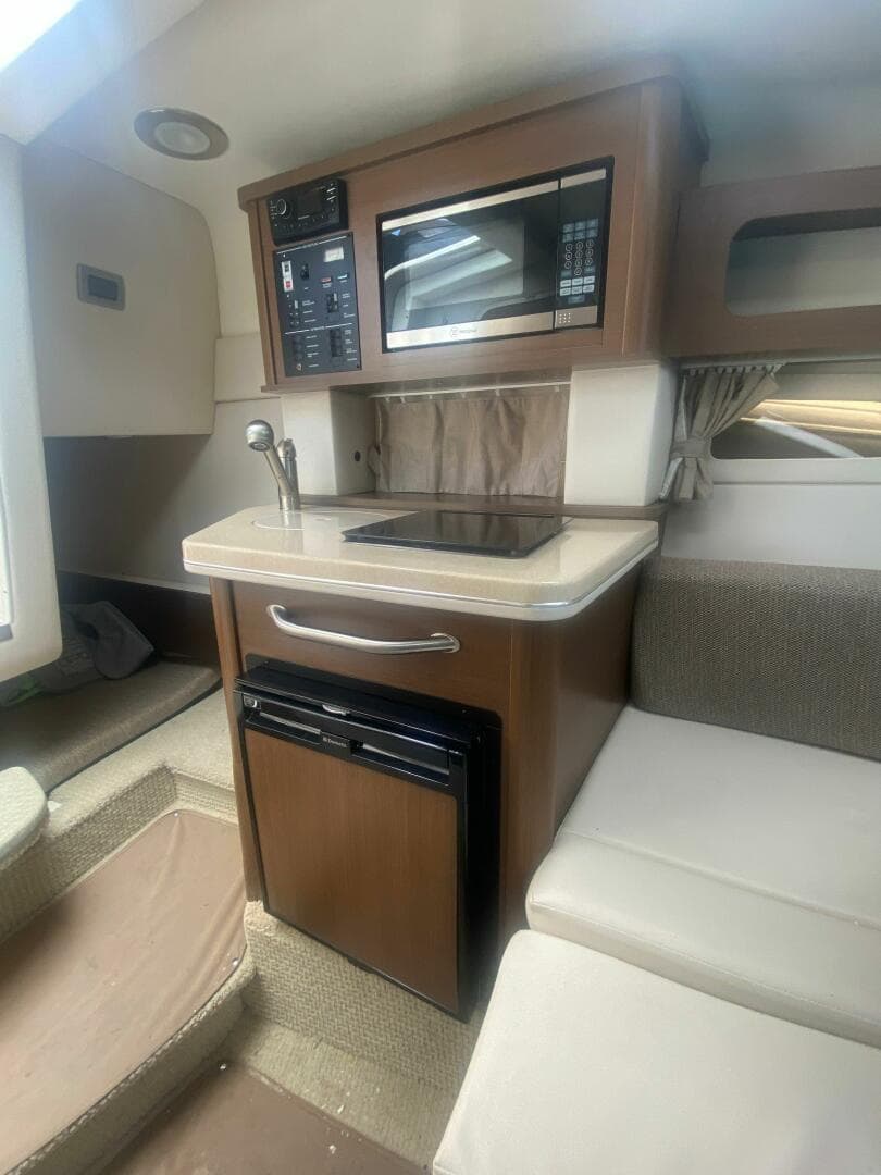 2018 Sea Ray 260 Sundancer — photo 2